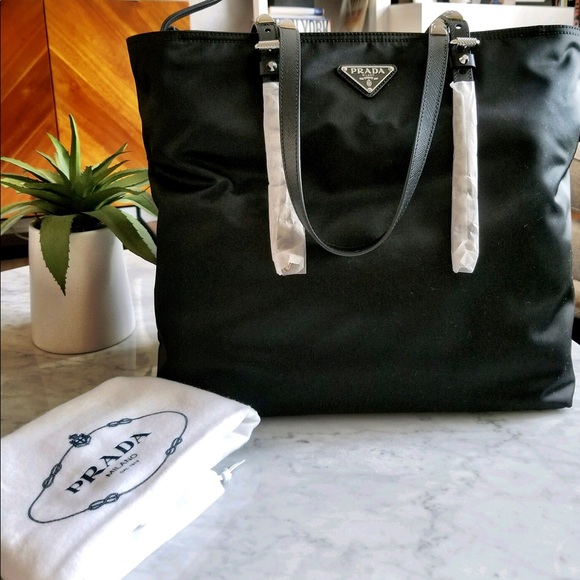 Prada Studded tote - Picture 4 of 8